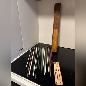 Lot Vintage knitting needles, storage box